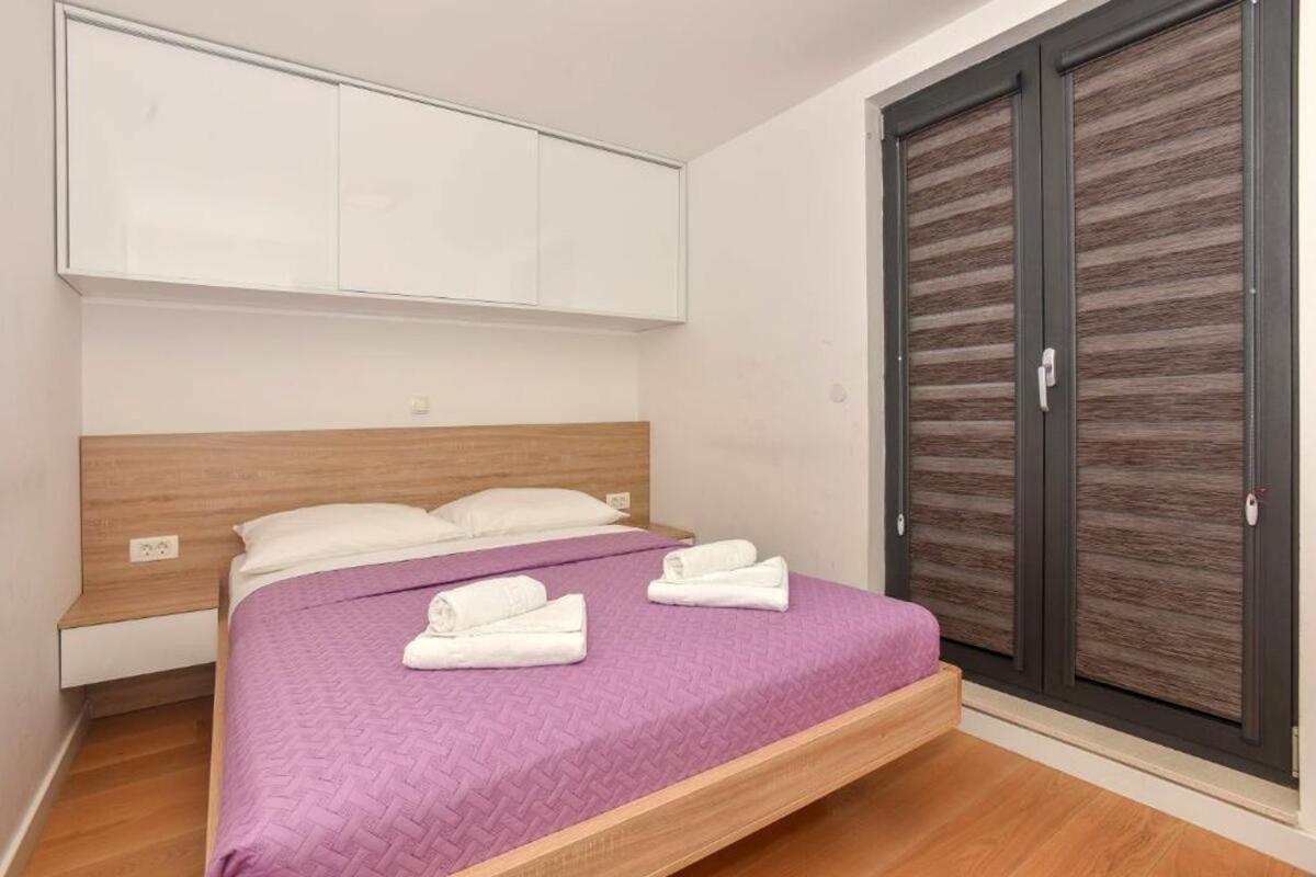 Apartments By The Sea Makarska - 19145 Esterno foto